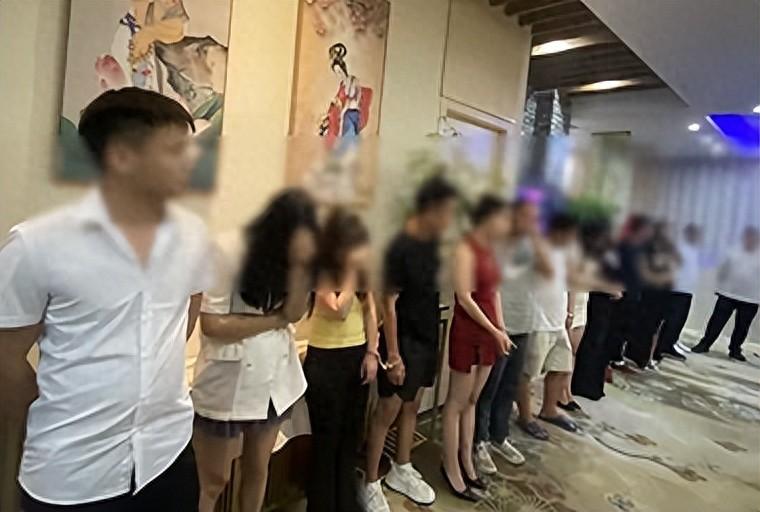 扫黄现场女子大喊“我又没干嘛” 警方:不会冤枉一个好人，也不会放过一个坏人(图1)