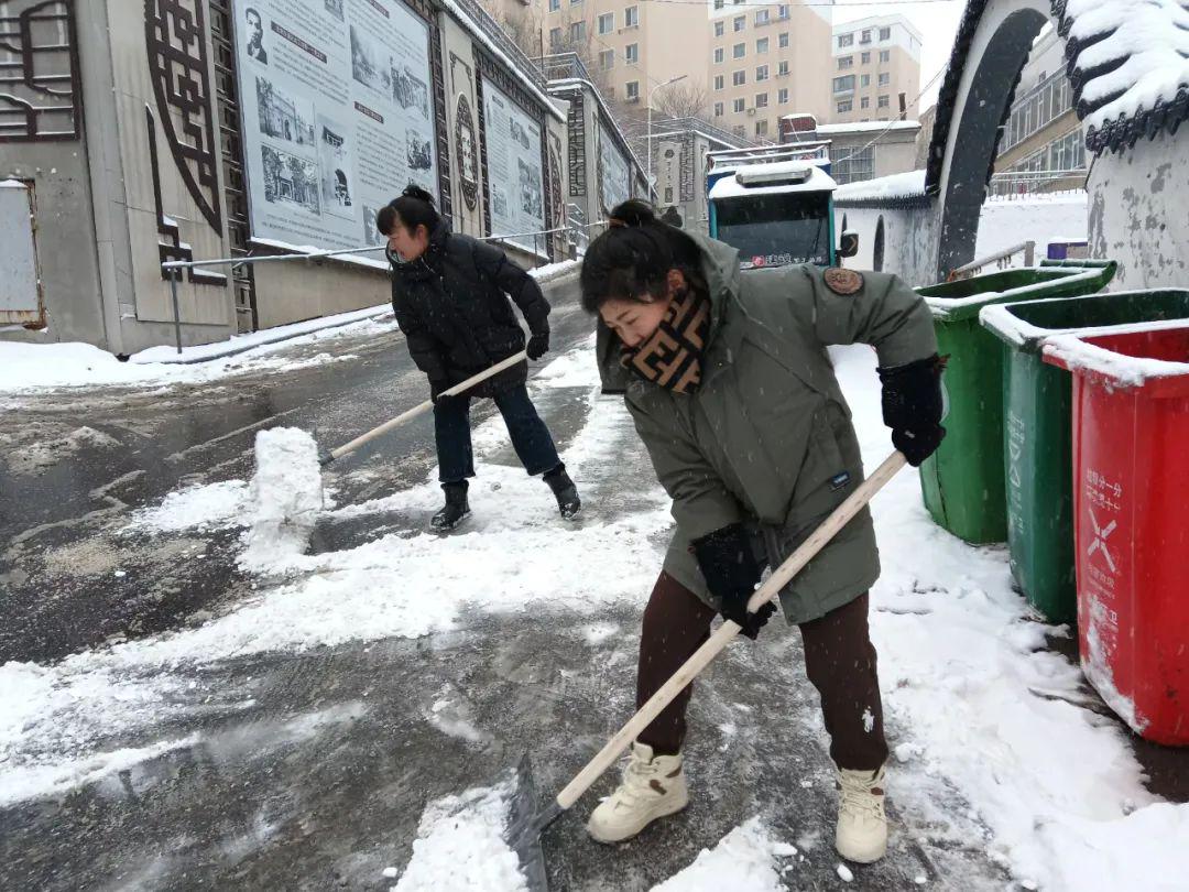 新华社区“瑞雪映元宵 清雪齐动员”志愿服务活动(图2)