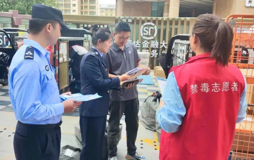 东岗西路街道农民巷东社区“党建+文明实践”实现融合共享平台(图3)